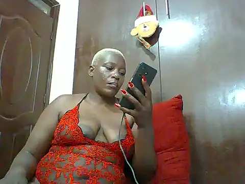 Poisonous Ivy online show from 11.03.25