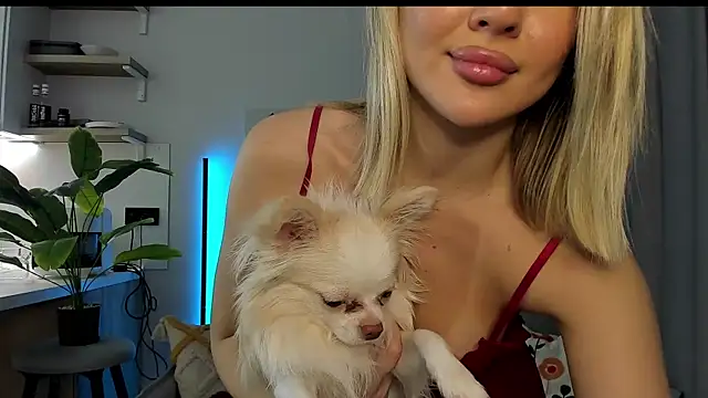 Snapshot of sarahphyllis chatting on 10.16.25 sarahphyllis online show from 10.16.25