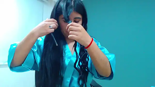 danna- roouss online show from 10.10.25