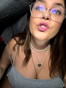 Novababy18 online show from 10.26.25