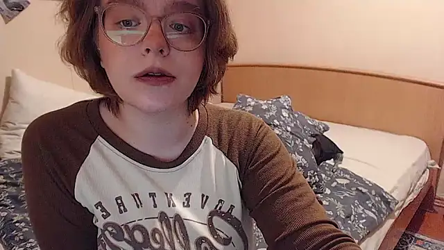 Snapshot of Chmiri_cb chatting on 10.19.25 Chmiri cb online show from 10.19.25