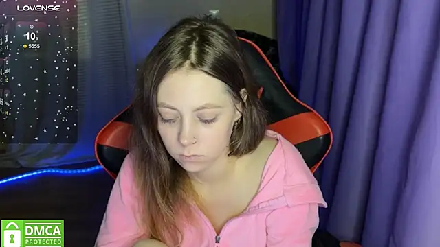 Snapshot of Natural_babe666 chatting on 11.26.25 Natural babe666 online show from 11.26.25