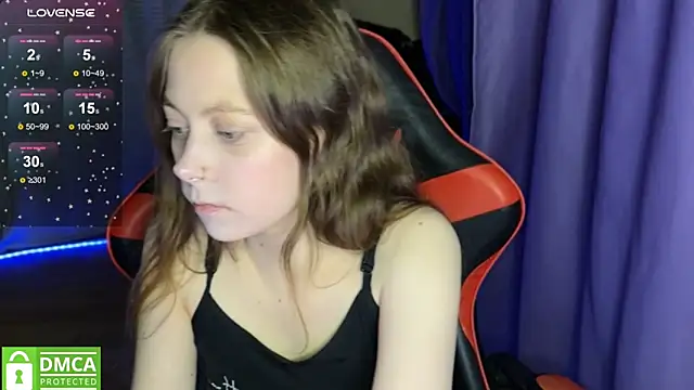 Snapshot of Natural_babe666 chatting on 12.16.25 Natural babe666 online show from 12.16.25