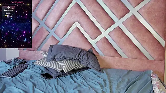 pamela anderson  online show from 12.28.24