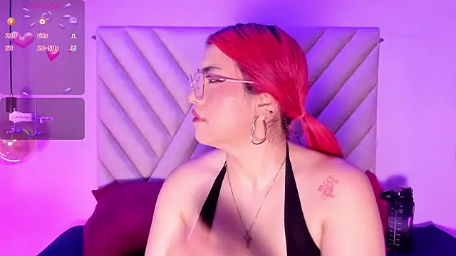 Snapshot of EmmaSwift_ chatting on 02.06.26 EmmaSwift online show from 02.06.26