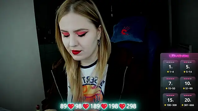 Olivia Munk online show from 09.20.25