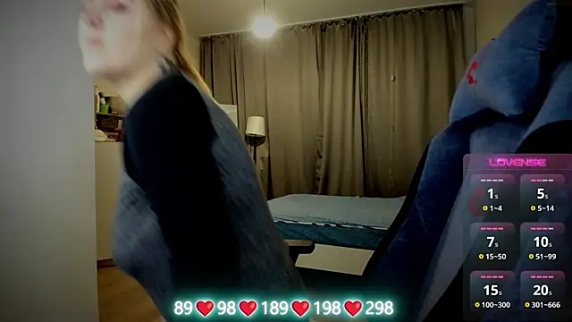 Olivia Munk online show from 10.08.25