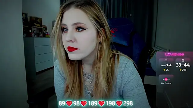 Olivia Munk online show from 10.30.25