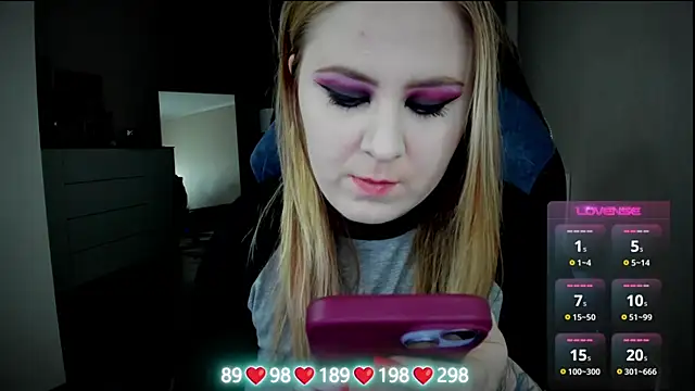 Olivia Munk online show from 11.14.25