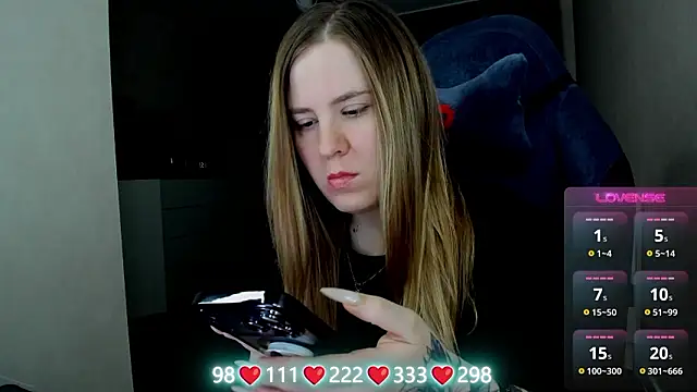 Olivia Munk online show from 03.18.26