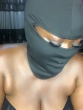 Snapshot of sweet1111 chatting on 01.06.25 sweet1111 online show from 01.06.25