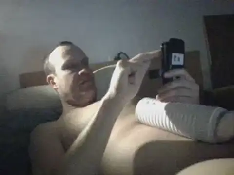 Snapshot of dlvis12 chatting on 02.10.25 dlvis12 online show from 02.10.25