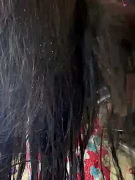 Snapshot of PARI_Hun chatting on 12.04.24 PARI Hun online show from 12.04.24