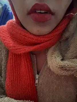 Snapshot of PARI_Hun chatting on 12.14.24 PARI Hun online show from 12.14.24