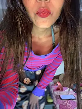 Snapshot of PARI_Hun chatting on 12.15.24 PARI Hun online show from 12.15.24