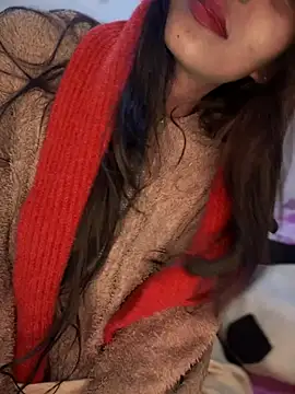 Snapshot of PARI_Hun chatting on 12.17.24 PARI Hun online show from 12.17.24