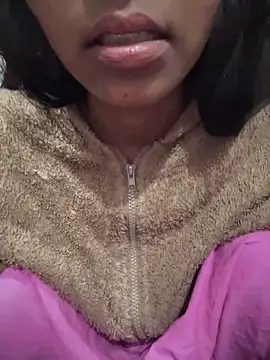 Snapshot of PARI_Hun chatting on 01.07.25 PARI Hun online show from 01.07.25