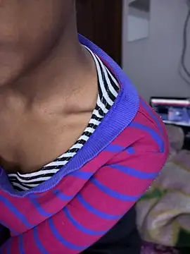 Snapshot of PARI_Hun chatting on 01.08.25 PARI Hun online show from 01.08.25