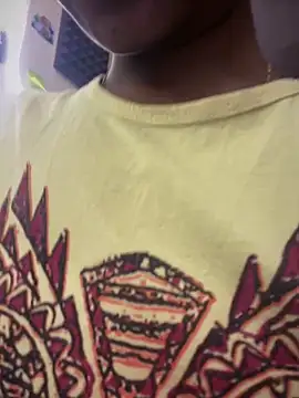 Snapshot of PARI_Hun chatting on 02.04.25 PARI Hun online show from 02.04.25