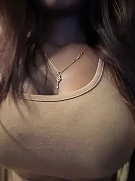 Snapshot of PARI_Hun chatting on 02.07.25 PARI Hun online show from 02.07.25