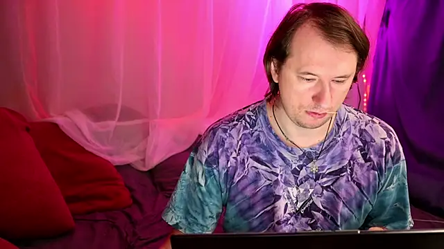 Snapshot of Claudia_and_elon_ chatting on 10.04.25 Claudia and elon online show from 10.04.25