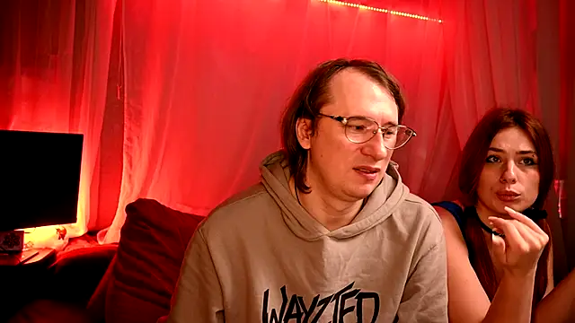 Snapshot of Claudia_and_elon_ chatting on 10.20.25 Claudia and elon online show from 10.20.25