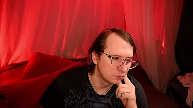 Snapshot of Claudia_and_elon_ chatting on 10.23.25 Claudia and elon online show from 10.23.25