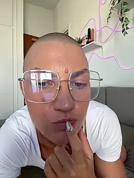 PaulinaSchubert1 online show from 04.27.26