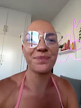 Snapshot of PaulinaSchubert1 chatting on 05.11.26 PaulinaSchubert1 online show from 05.11.26