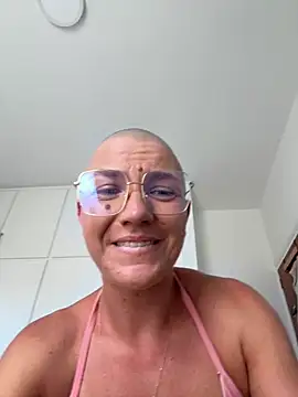 Snapshot of PaulinaSchubert1 chatting on 05.31.26 PaulinaSchubert1 online show from 05.31.26