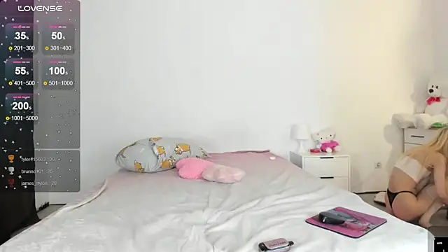 Snapshot of _pinkypay chatting on 10.05.25 pinkypay online show from 10.05.25