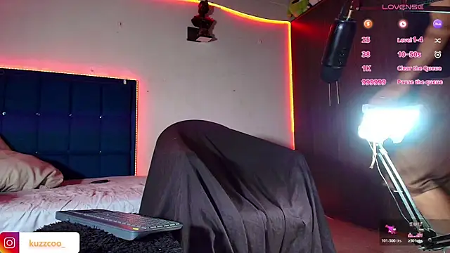 kuzzcoo online show from 10.24.25