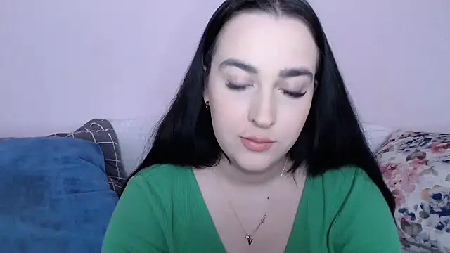 Snapshot of vitalina_freedom chatting on 12.13.24 vitalina freedom online show from 12.13.24