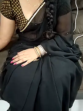 Snapshot of Mounika25 chatting on 10.21.25 Mounika25 online show from 10.21.25