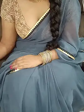 Snapshot of Mounika25 chatting on 10.25.25 Mounika25 online show from 10.25.25