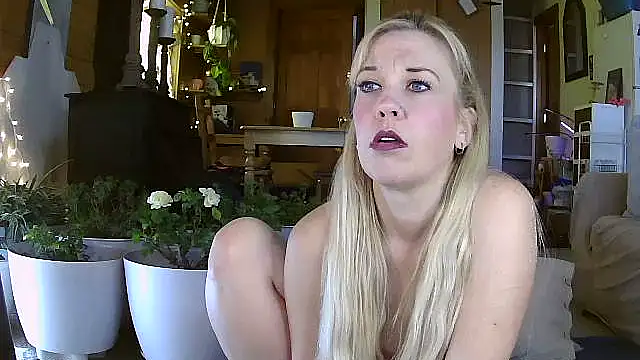 lyra rose online show from 04.07.26