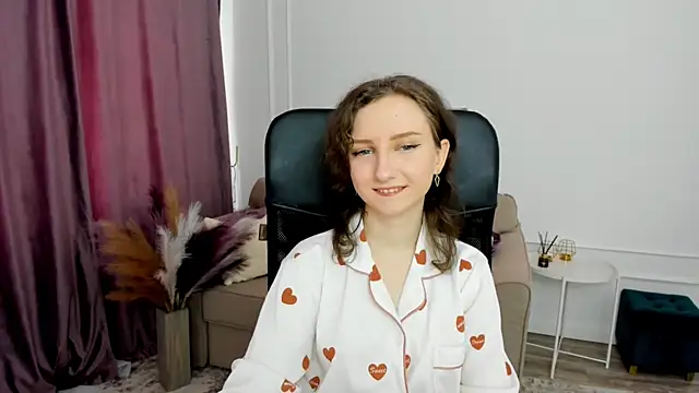 Snapshot of TruthInWine chatting on 02.23.25 TruthInWine online show from 02.23.25