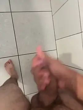 Snapshot of aleatorio995 chatting on 12.20.25 aleatorio995 online show from 12.20.25