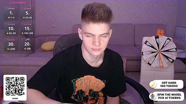 Snapshot of dantebigboi300 chatting on 12.16.24 dantebigboi300 online show from 12.16.24