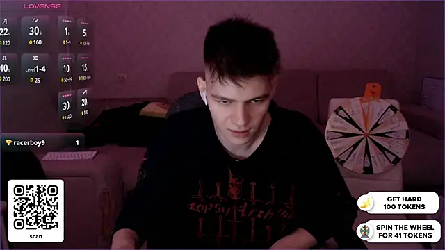 Snapshot of dantebigboi300 chatting on 12.18.24 dantebigboi300 online show from 12.18.24