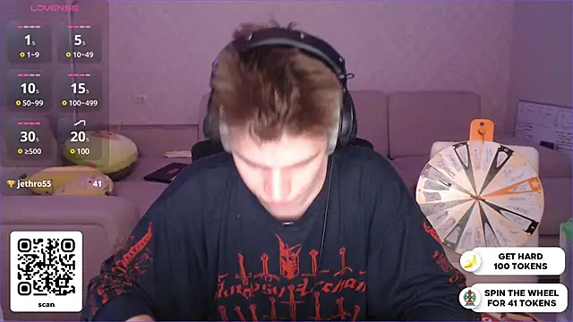 Snapshot of dantebigboi300 chatting on 12.24.24 dantebigboi300 online show from 12.24.24