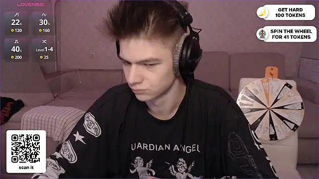 Snapshot of dantebigboi300 chatting on 01.04.25 dantebigboi300 online show from 01.04.25