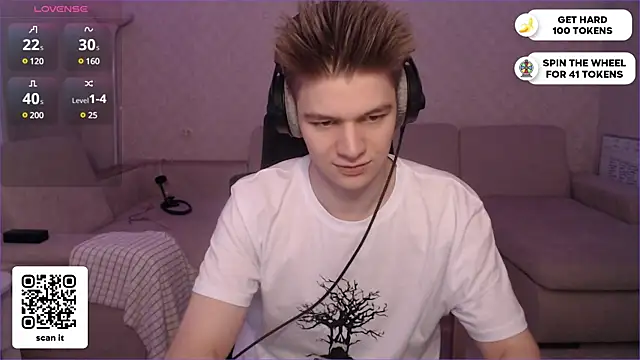 Snapshot of dantebigboi300 chatting on 01.11.25 dantebigboi300 online show from 01.11.25