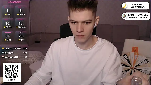 Snapshot of dantebigboi300 chatting on 01.20.25 dantebigboi300 online show from 01.20.25