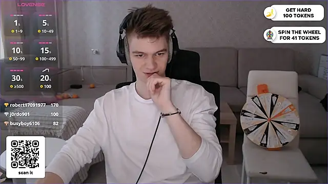 Snapshot of dantebigboi300 chatting on 01.20.25 dantebigboi300 online show from 01.20.25