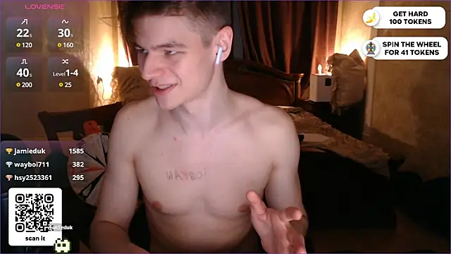 Snapshot of dantebigboi300 chatting on 02.03.25 dantebigboi300 online show from 02.03.25