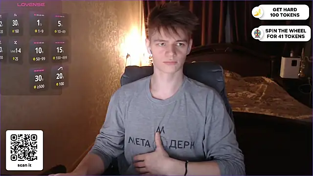 Snapshot of dantebigboi300 chatting on 02.05.25 dantebigboi300 online show from 02.05.25