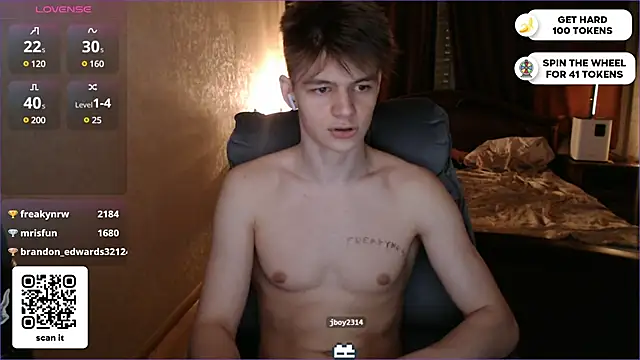 Snapshot of dantebigboi300 chatting on 02.08.25 dantebigboi300 online show from 02.08.25