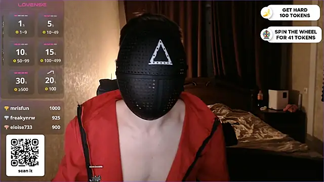 Snapshot of dantebigboi300 chatting on 02.12.25 dantebigboi300 online show from 02.12.25