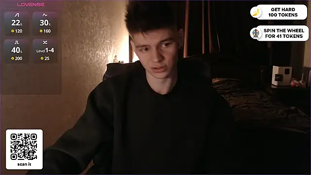 Snapshot of dantebigboi300 chatting on 02.15.25 dantebigboi300 online show from 02.15.25